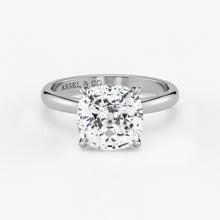 CLASSIC ENGAGEMENT RING - Solitaire Style