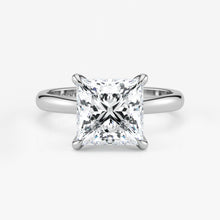 CLASSIC ENGAGEMENT RING - Solitaire Style
