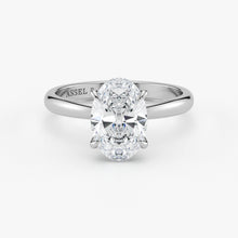 CLASSIC ENGAGEMENT RING - Solitaire Style
