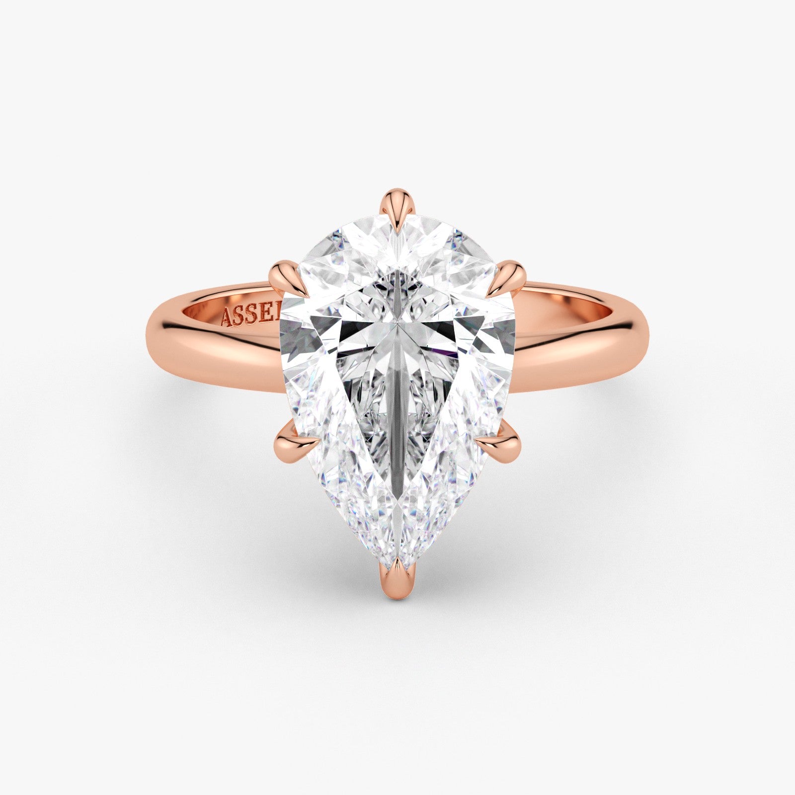 CLASSIC ENGAGEMENT RING - Solitaire Style