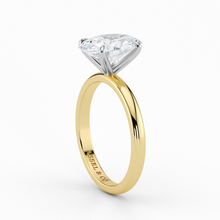 CLASSIC ENGAGEMENT RING - Solitaire Style