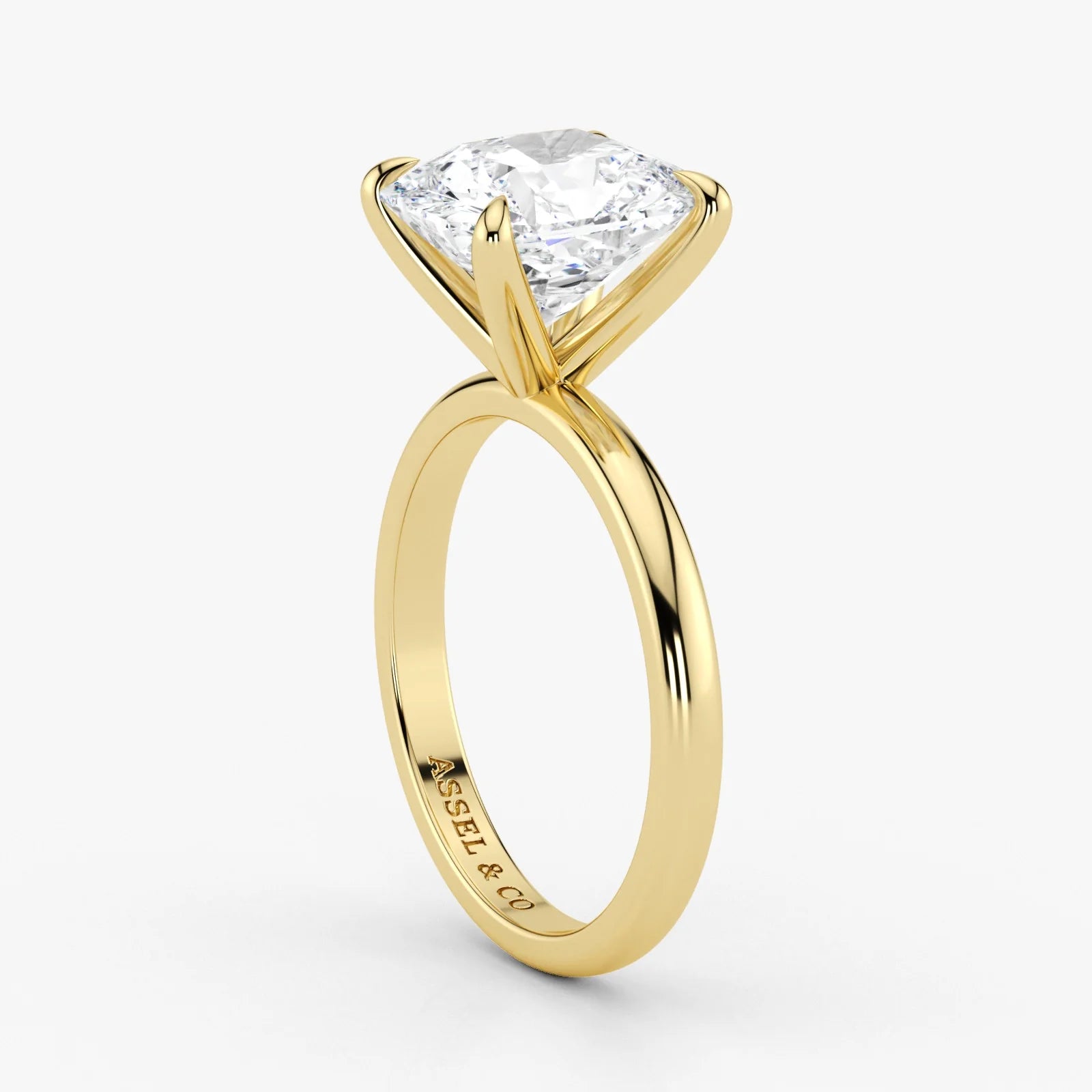 Sparkling radiant cut lab diamond in 18K yellow gold – Assel & Co