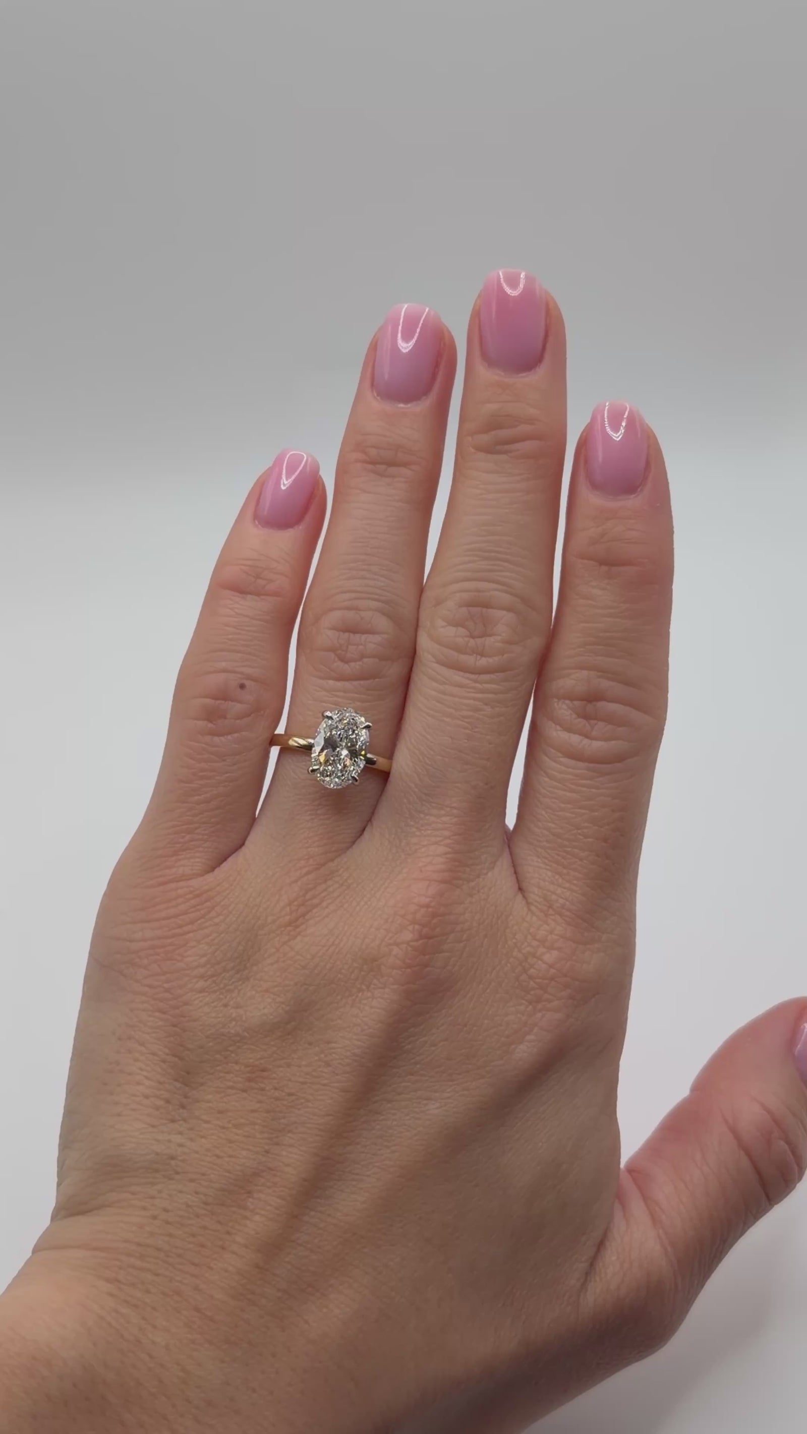 Oval cut 2.52 ,D VVS2